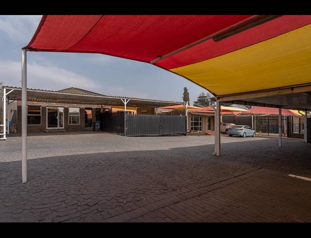 990M² RETAIL FOR SALE IN TURFFONTEIN